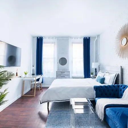 83-2Fe Ues Central Park Newly Furnished Studio